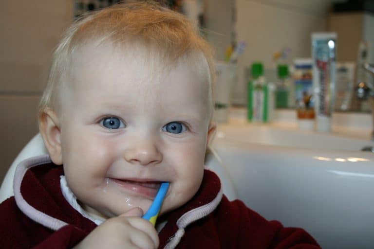 Los Primeros Dientes Del Bebé: Orden, Síntomas Y Cuidados - Clínica SMILE